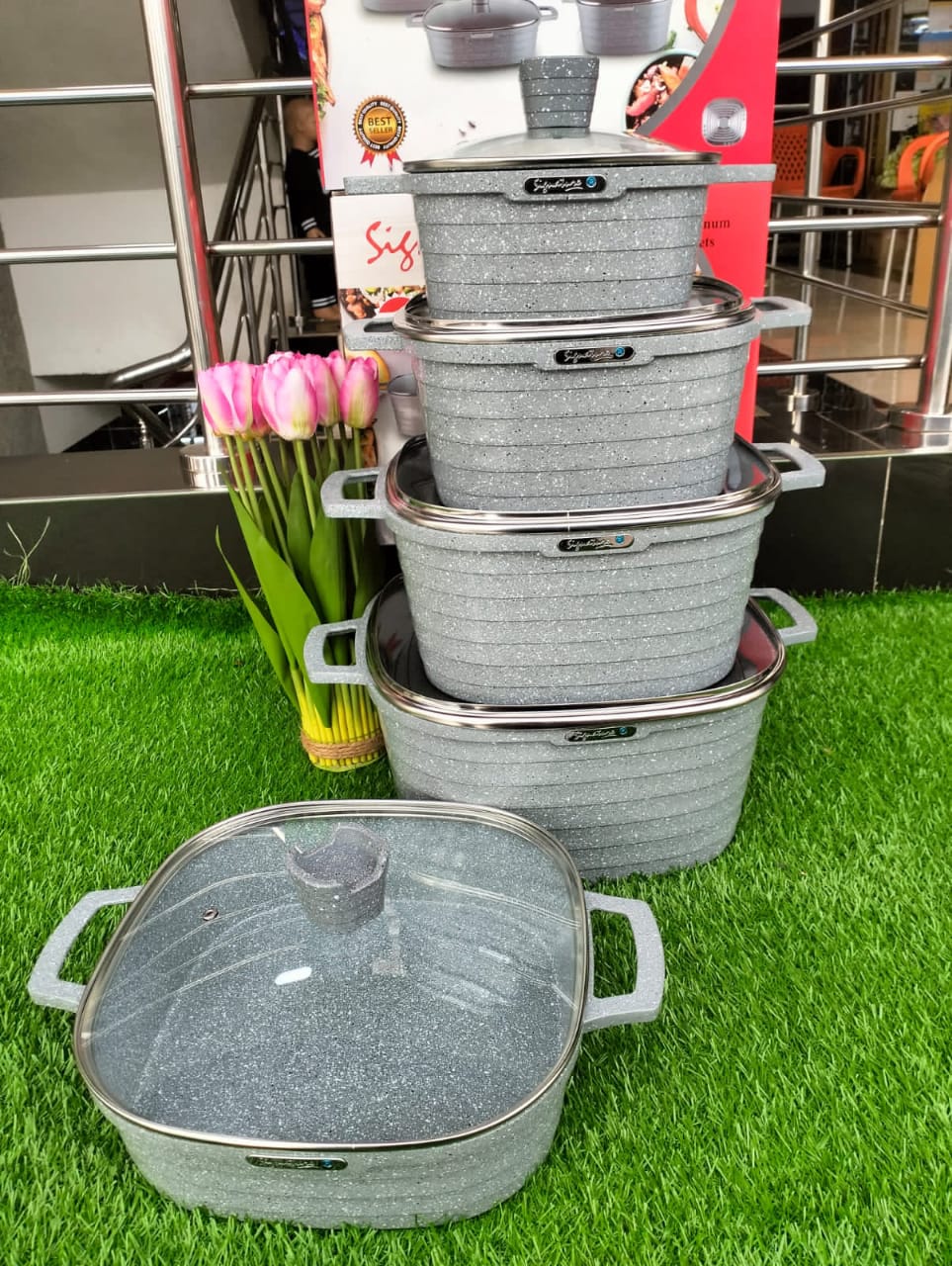 10 pcs Square Granite Die Cast Cookware Sets. - Image 3