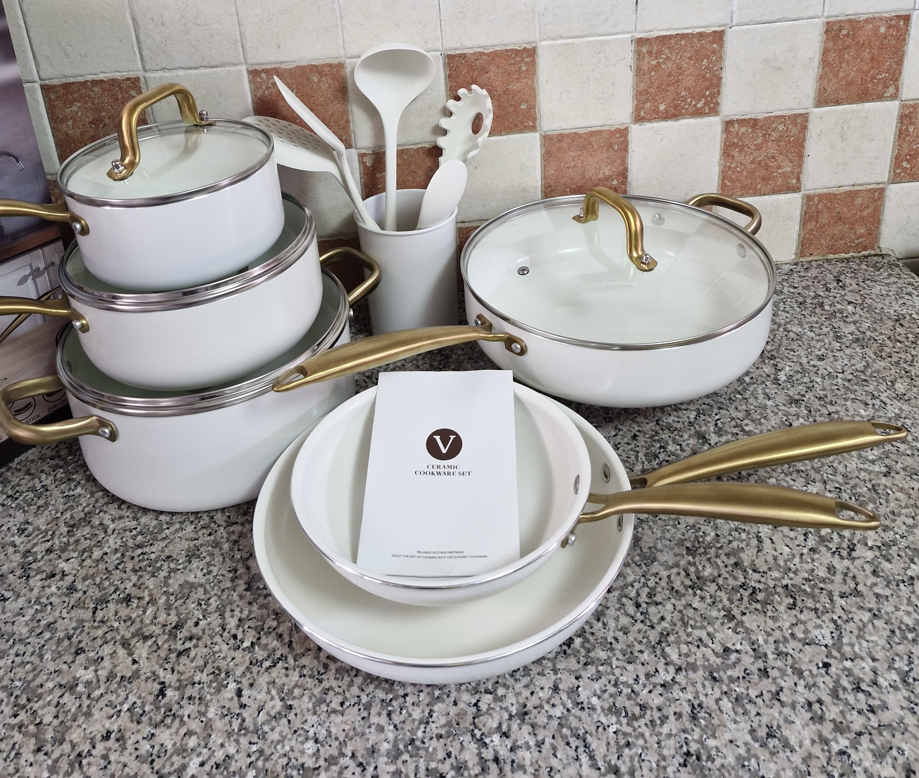 15 Pcs Ceramic Cookware Set PFAS Free PFOA Free with 5 Silicone Spoons Dishwasher Safe - Image 3