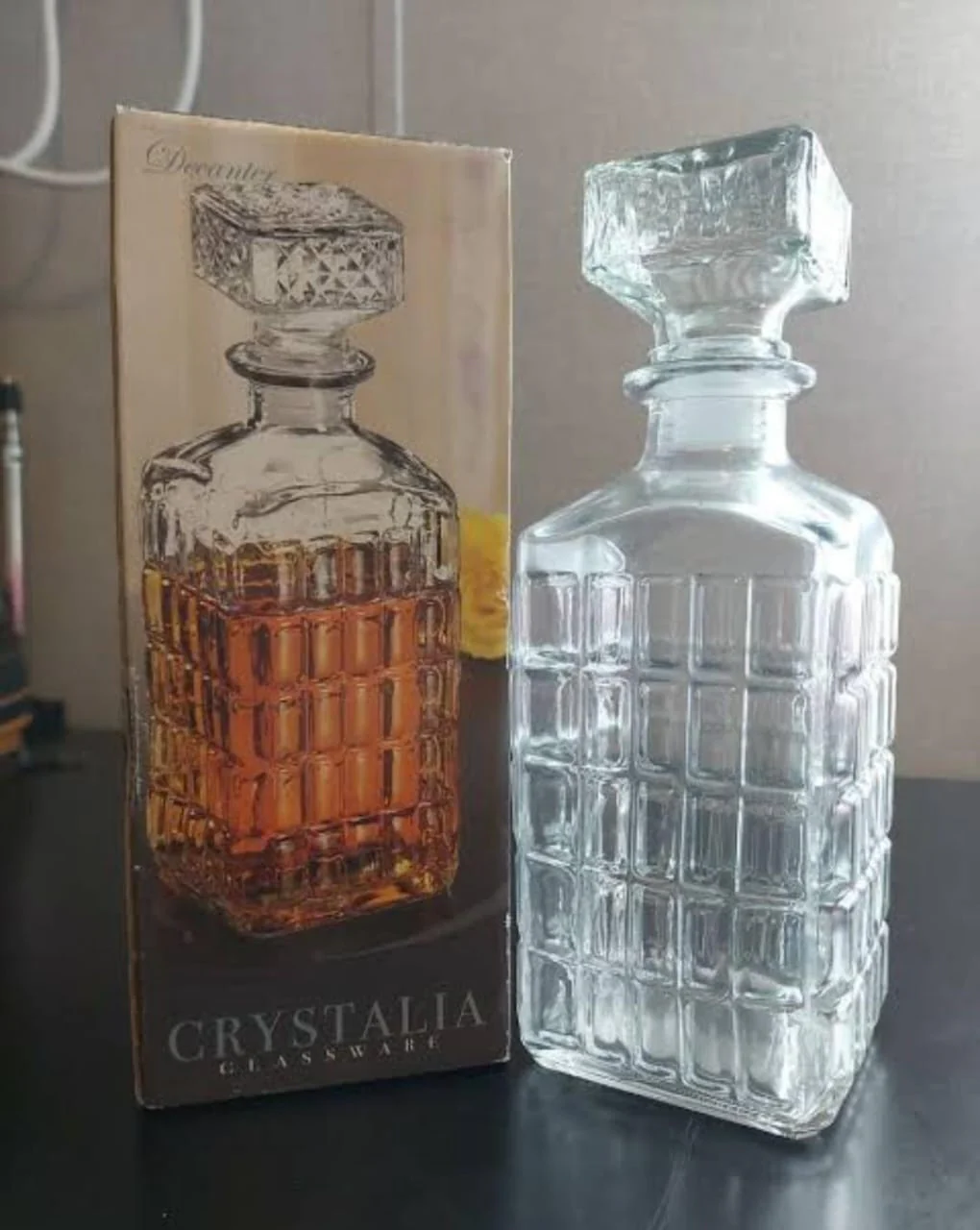 1L Thick glass whisky bottle  with air tight Tot cork - Image 4
