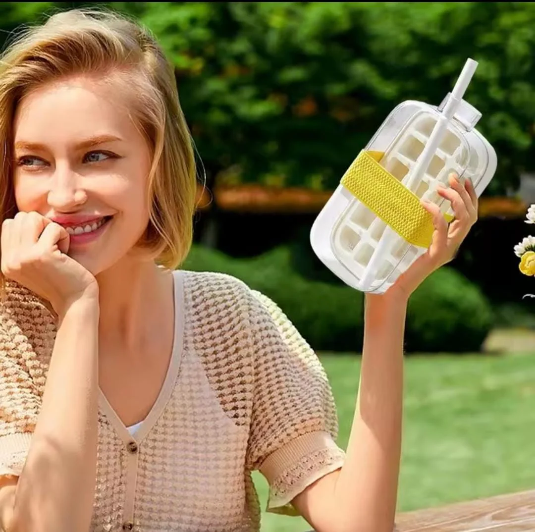 2-in-1 ice cube bottle with an integrated ice cube tray and a straw - Image 11
