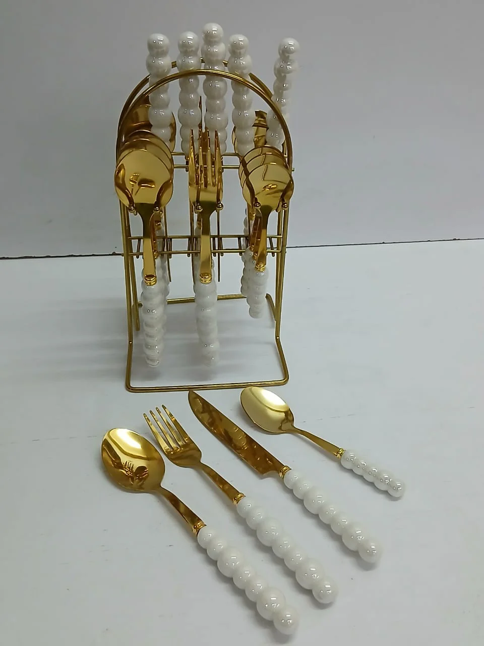 24 pcs Cutlery set with stand - Image 3