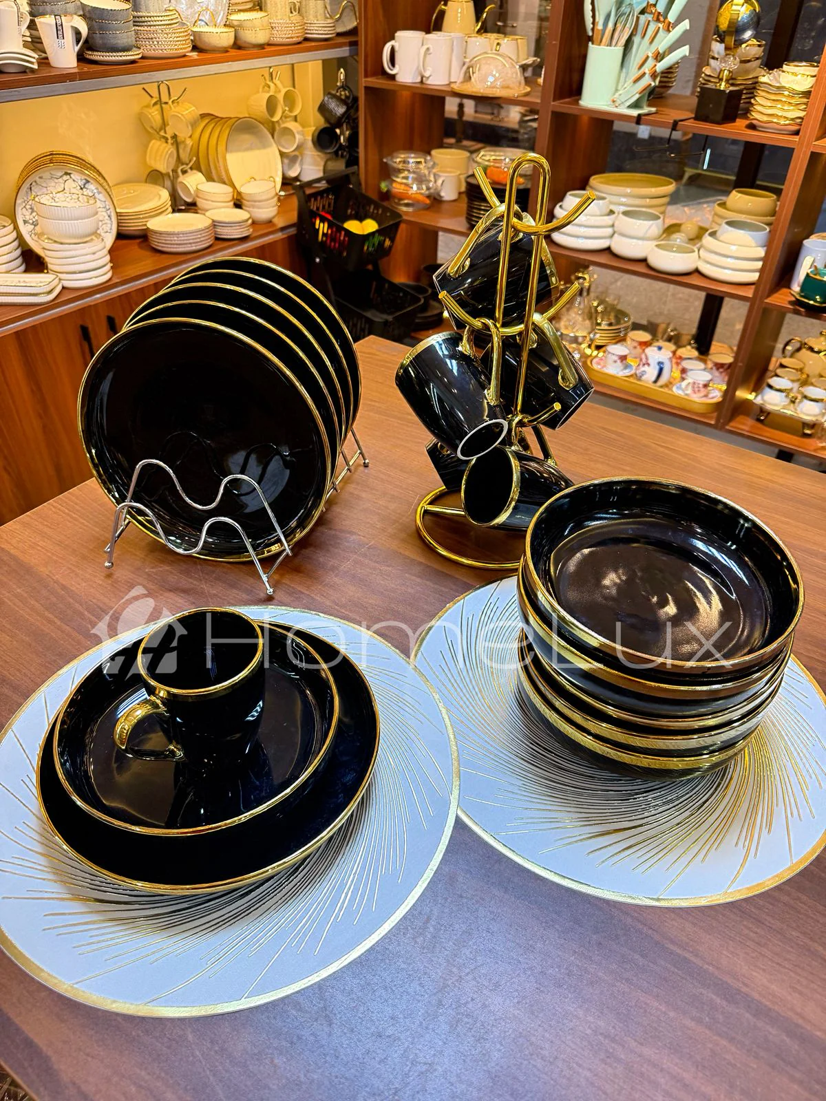 24pcs Black Dinner Set with Gold Rim (Porcelain) - Image 3