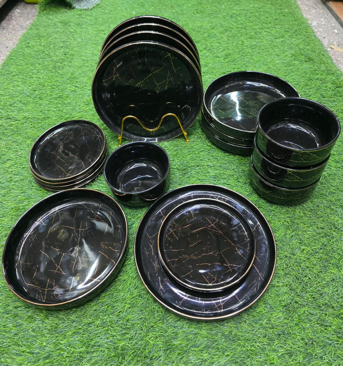 24pcs Black Gold European Porcelain Dinner Set - Elevate Your Nairobi Home - Image 2
