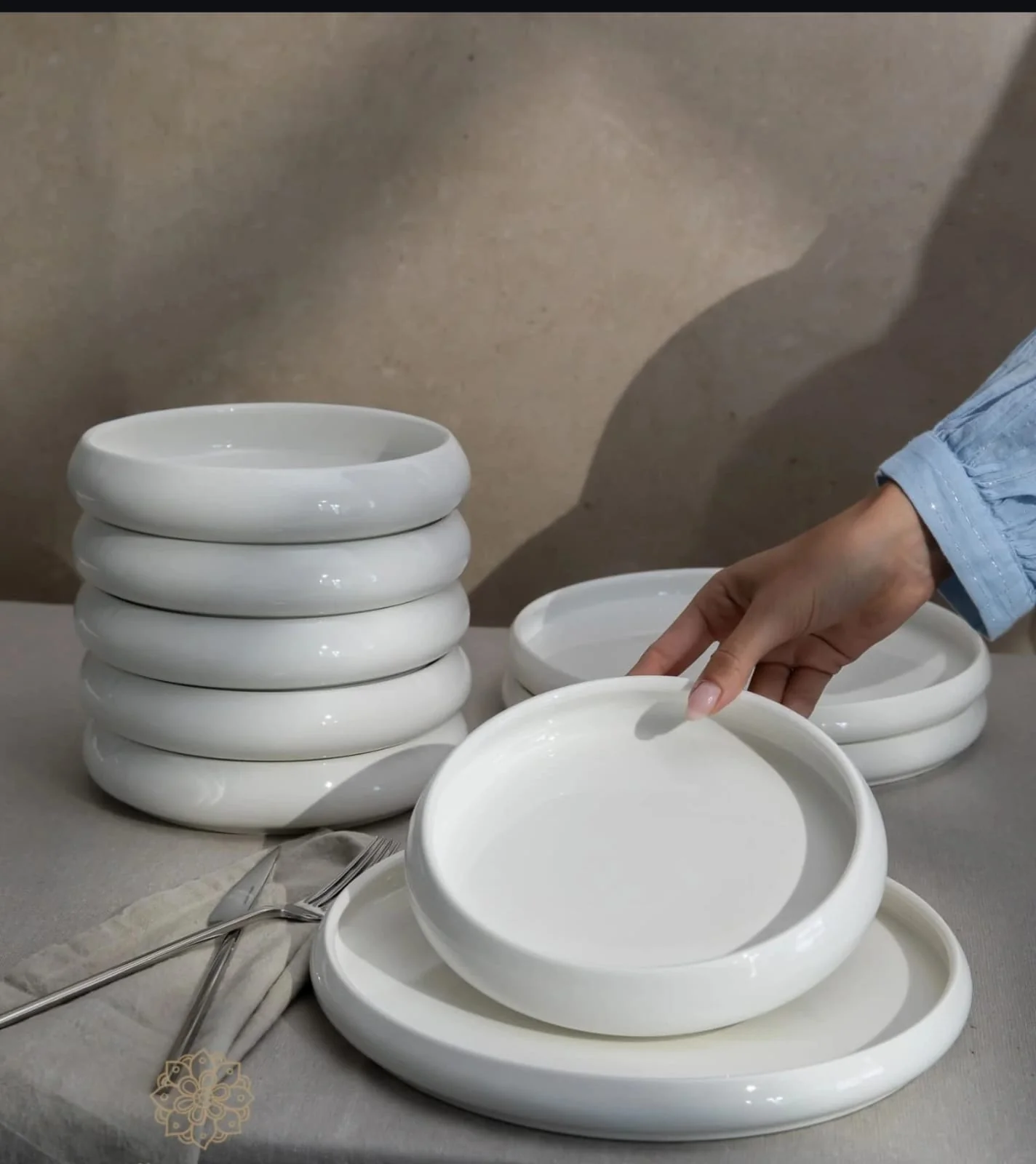 24pcs Premium Ceramic Dinner Set | Elegant & Stylish Tableware for Modern Homes in Kenya - Image 3