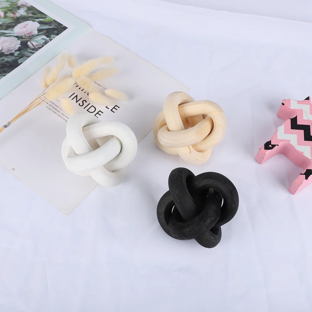 3-Link Wood Chain Link Decor - Image 2