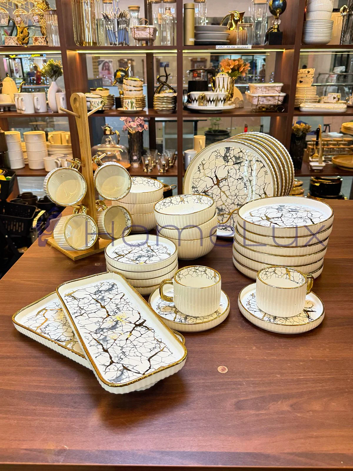32pcs Beautiful Elegant Porcelain Dinner Set Transform Your Dining Table - Image 5