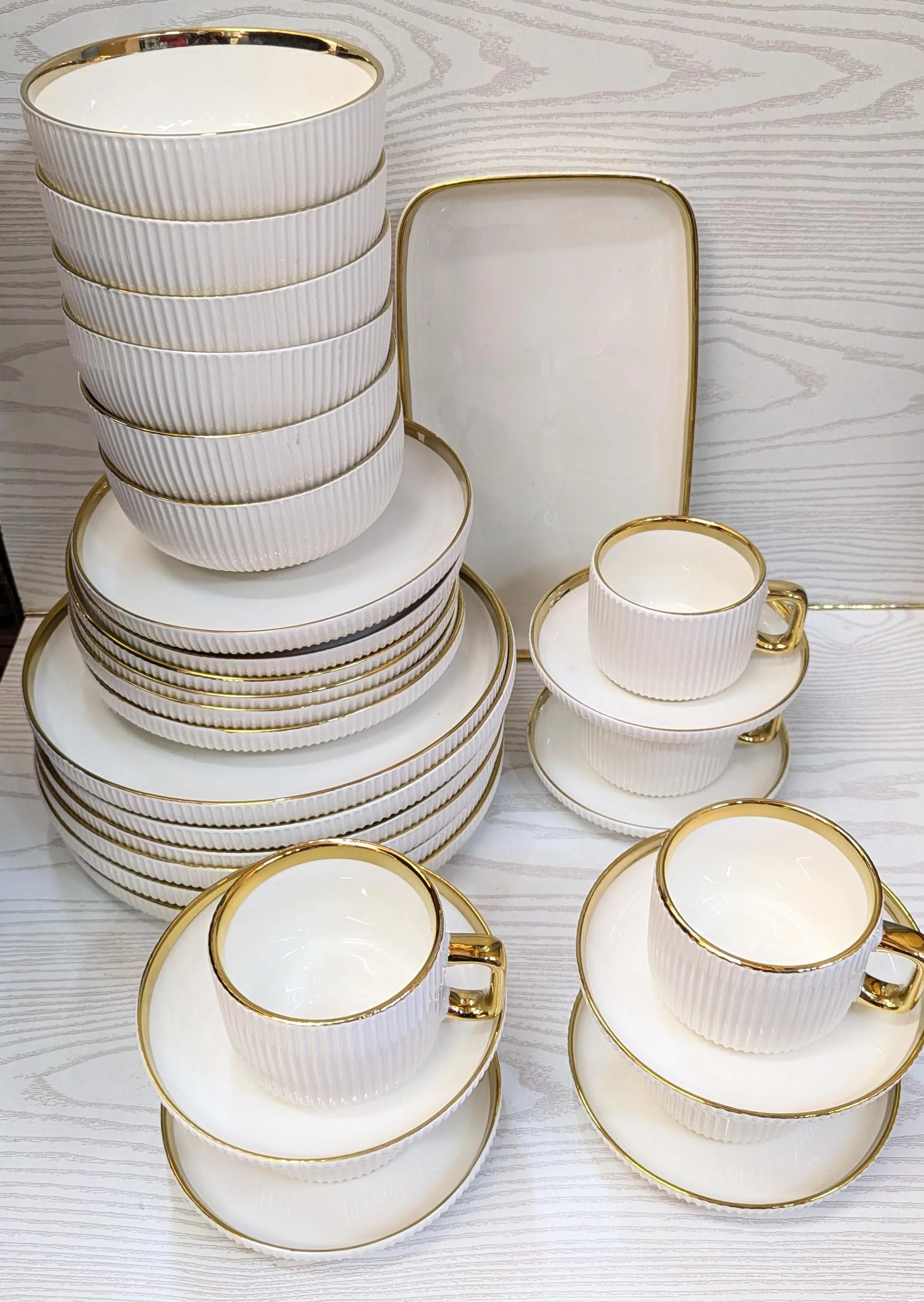 32pcs Elegant European Porcelain Dinner set - Image 4