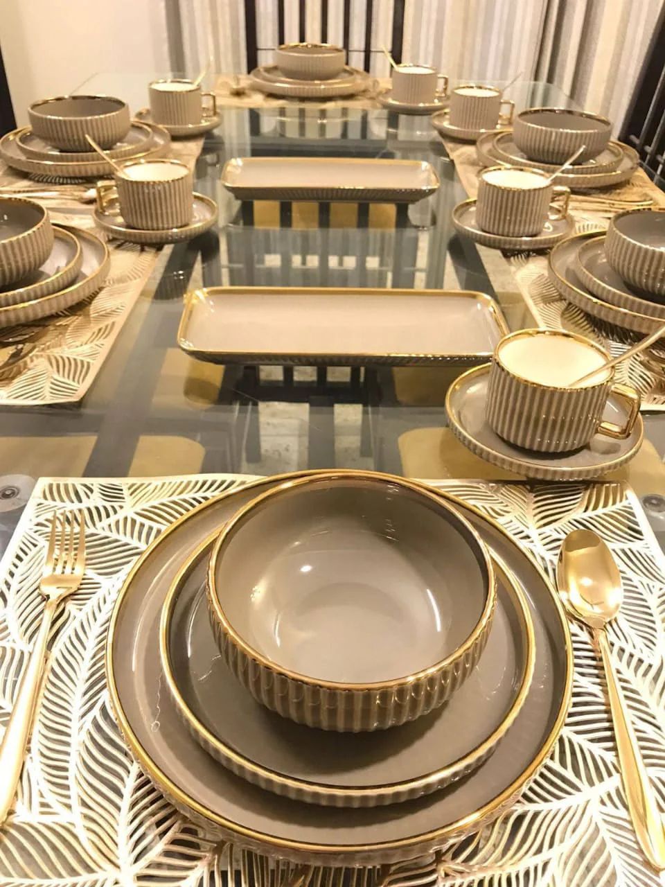 32pcs Elegant European Porcelain Dinner set - Image 3