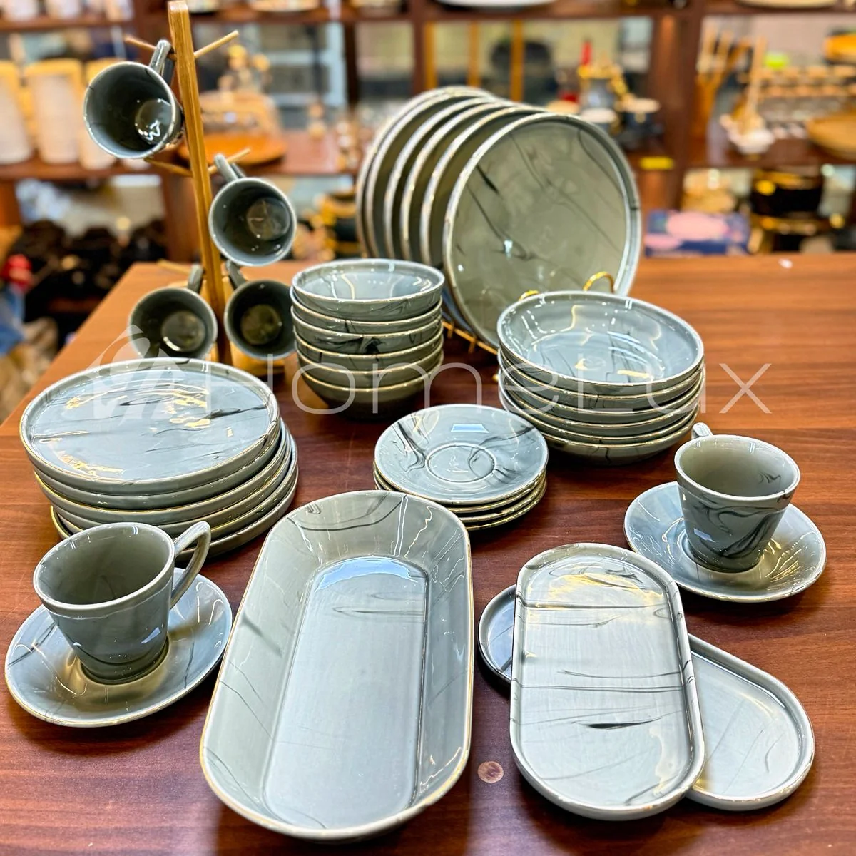 39pcs Elegant Double Glaze European Porcelain Dinner Set - Image 2