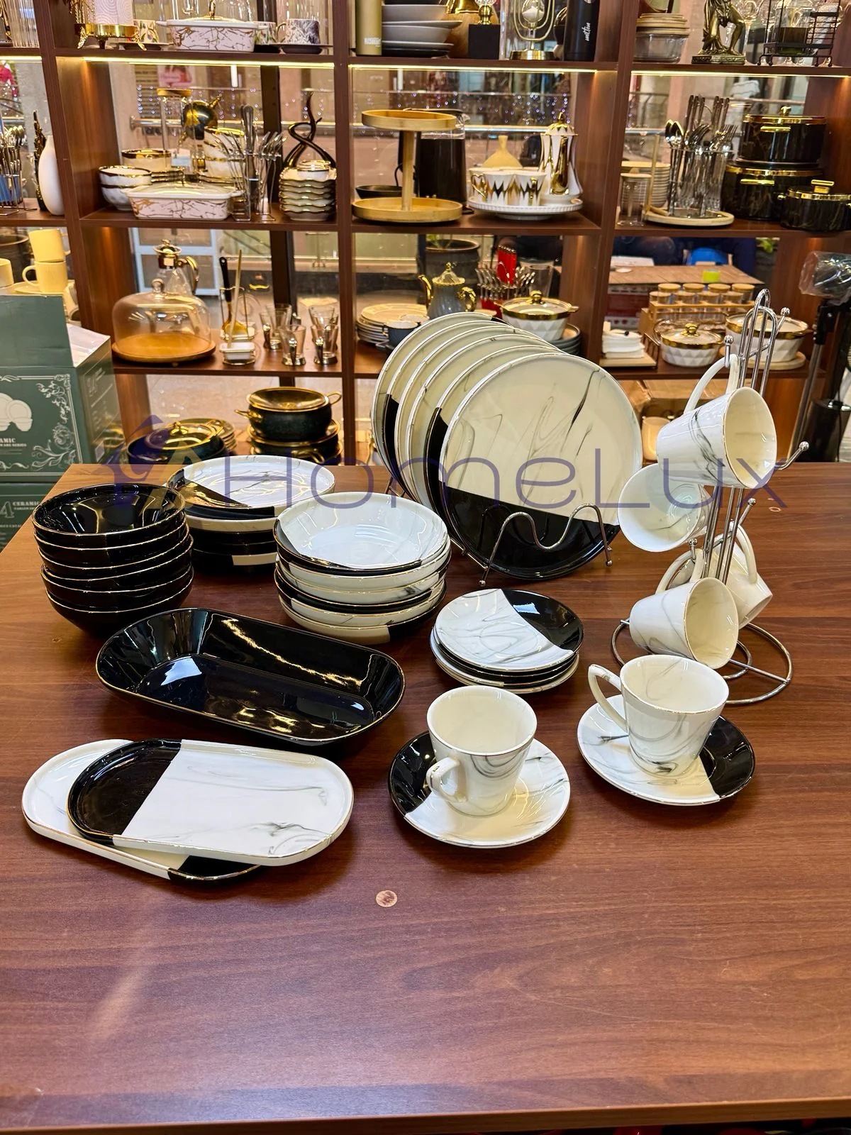 39pcs Elegant Double Glaze European Porcelain Dinner Set - Image 4