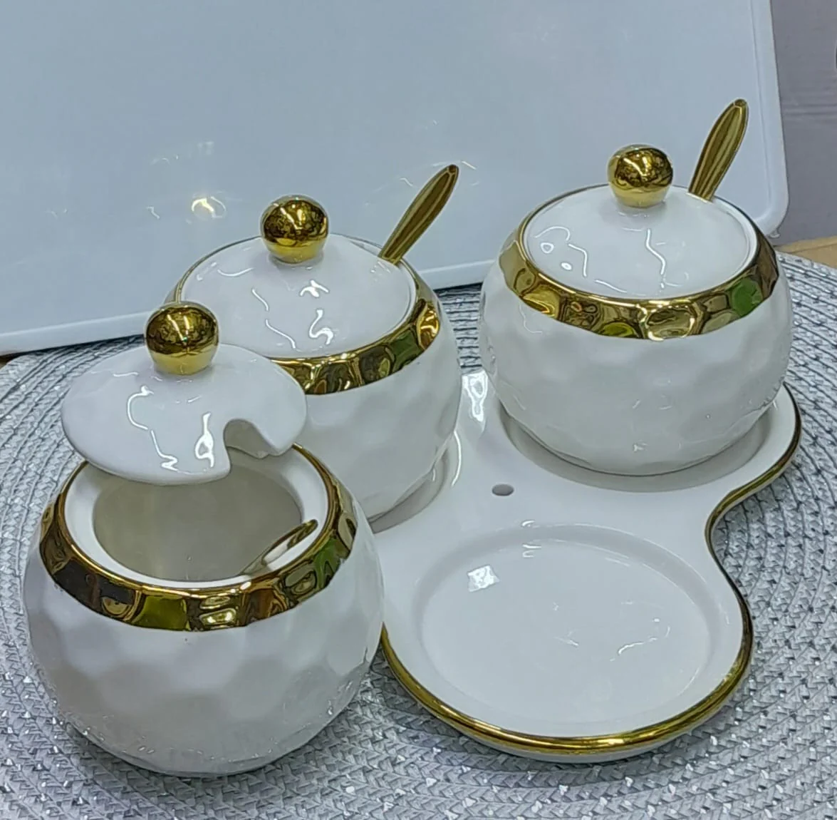 3pc ceremic canister set with tray + teaspoon - Image 2