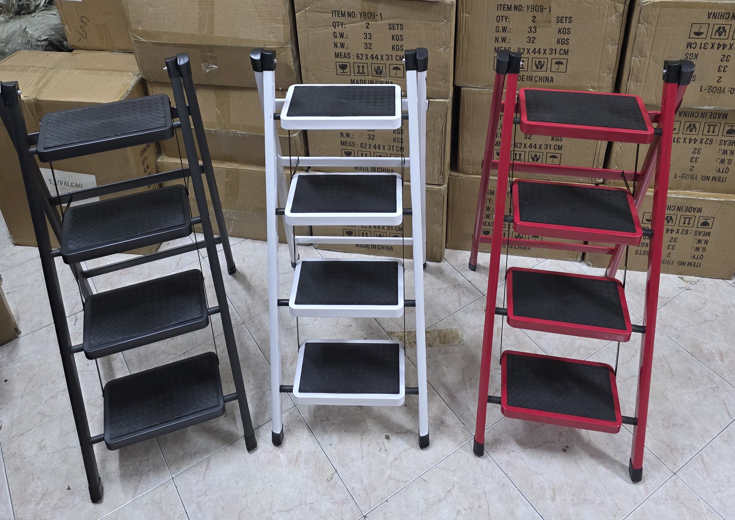 4-Step Collapsible Aluminium Ladder Portable Indoor & Outdoor Household Use - Image 5