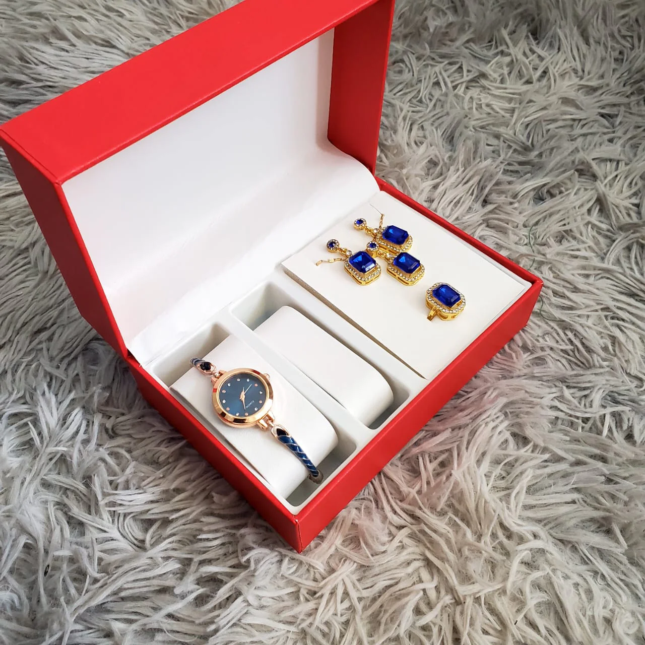 4pc set elegant ladies gift set - Image 3