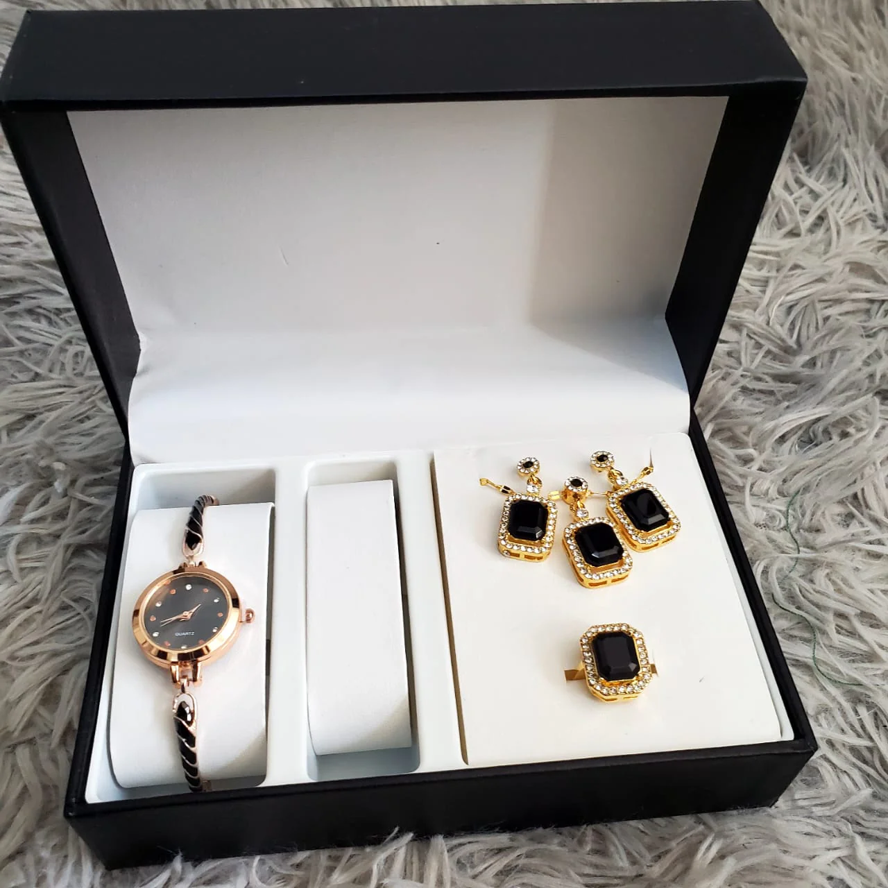 4pc set elegant ladies gift set - Image 4