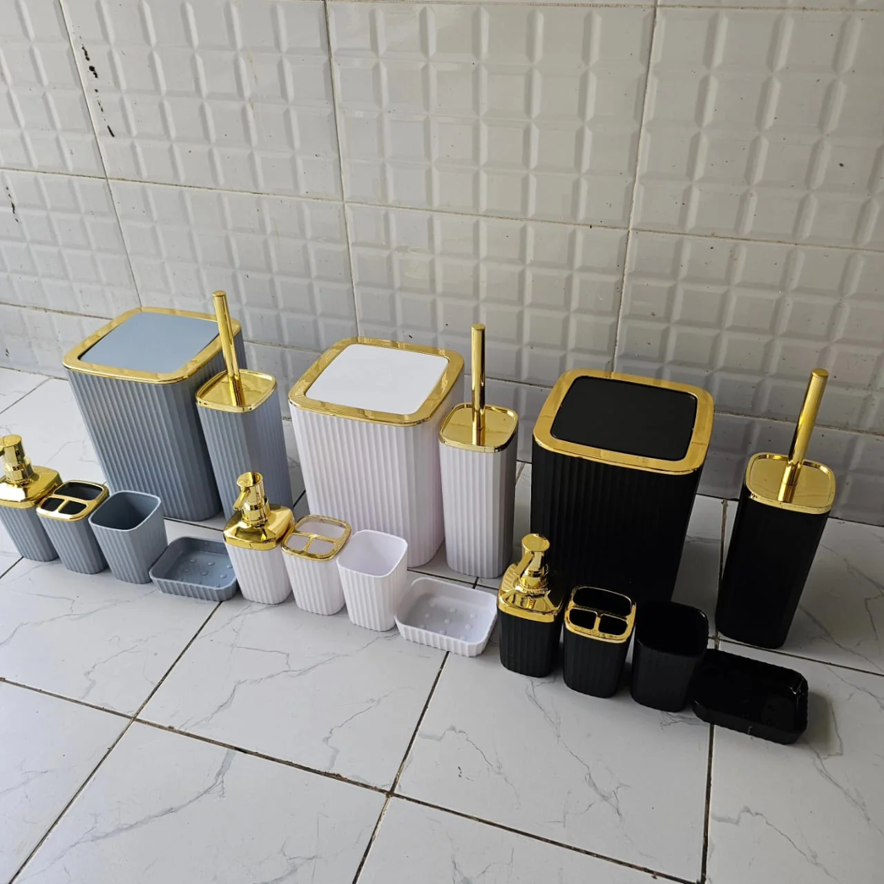 6 in 1 bathroom accessories set with gold ring. - Image 4