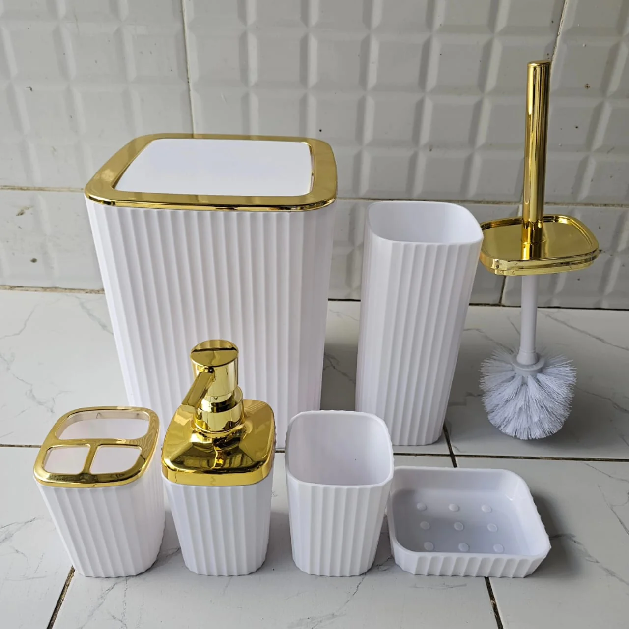 6 in 1 bathroom accessories set with gold ring. - Image 5
