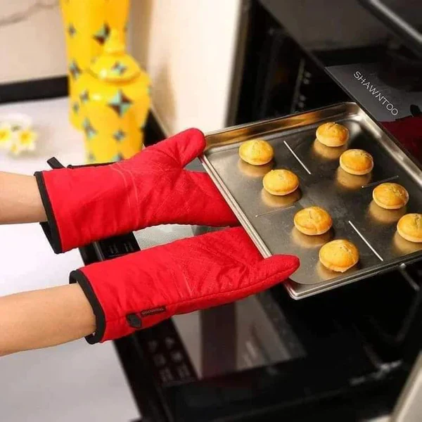 6 piece set of heat resistant oven mitts and pot holders - Image 2