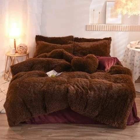 6pc Luxury designs Velvet plush Fluffy Duvet set - Image 6