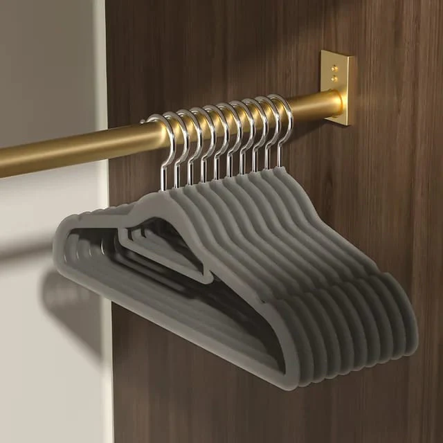 10pcs velvet hangers - Image 11