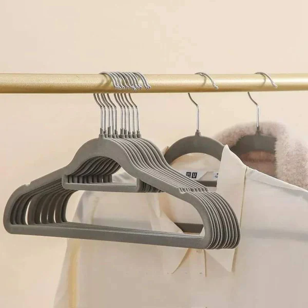 10pcs velvet hangers - Image 5