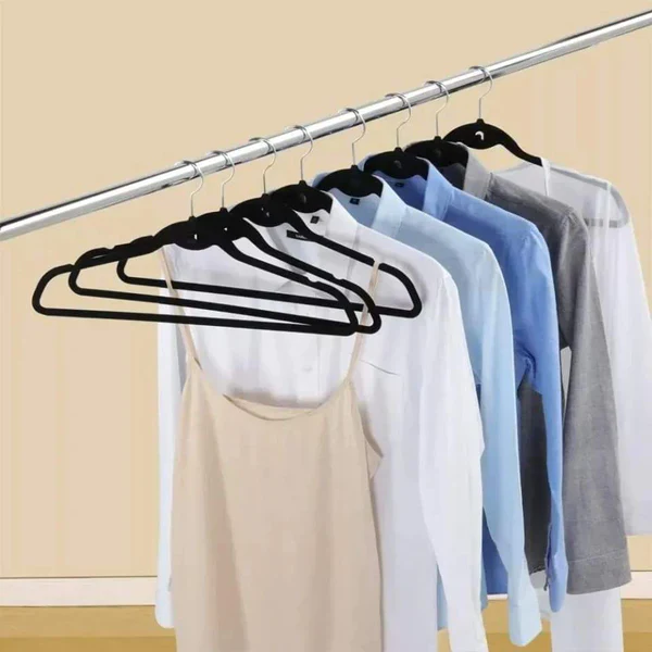 10pcs velvet hangers - Image 7