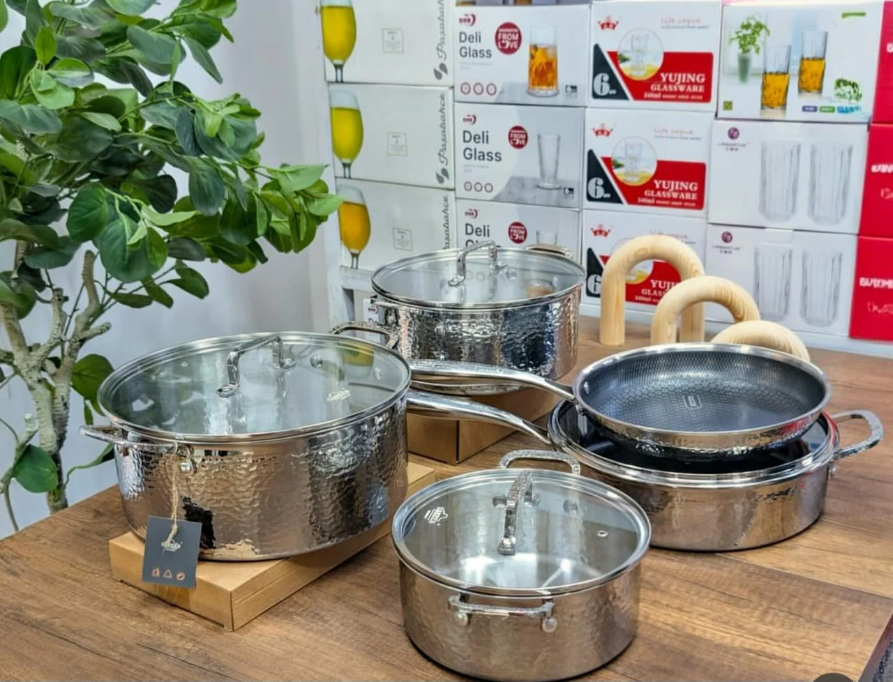 Uakeen 9PCS Tripply Stainless Steel Cookware Set | Hammered Design with Frying Pans | Premium Cookware Kenya - Image 2