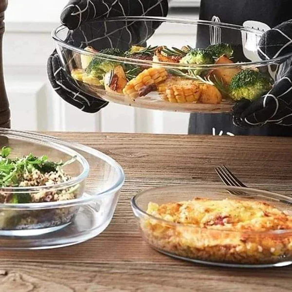 Set of 2 Oval Borosilicate Glass Baking Tins Oven Safe Bakeware for Casseroles and Roasts - Image 2
