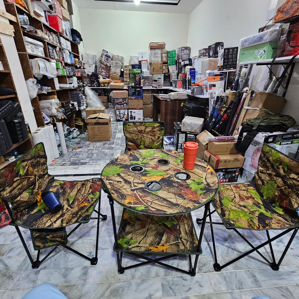 A SET OF FOUR CHAIRS AND A TABLE - Image 3