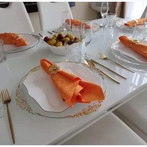 Assorted Charger Plates - Image 6
