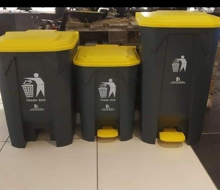 Pedal Push Dustbin Trash Bin - Image 4
