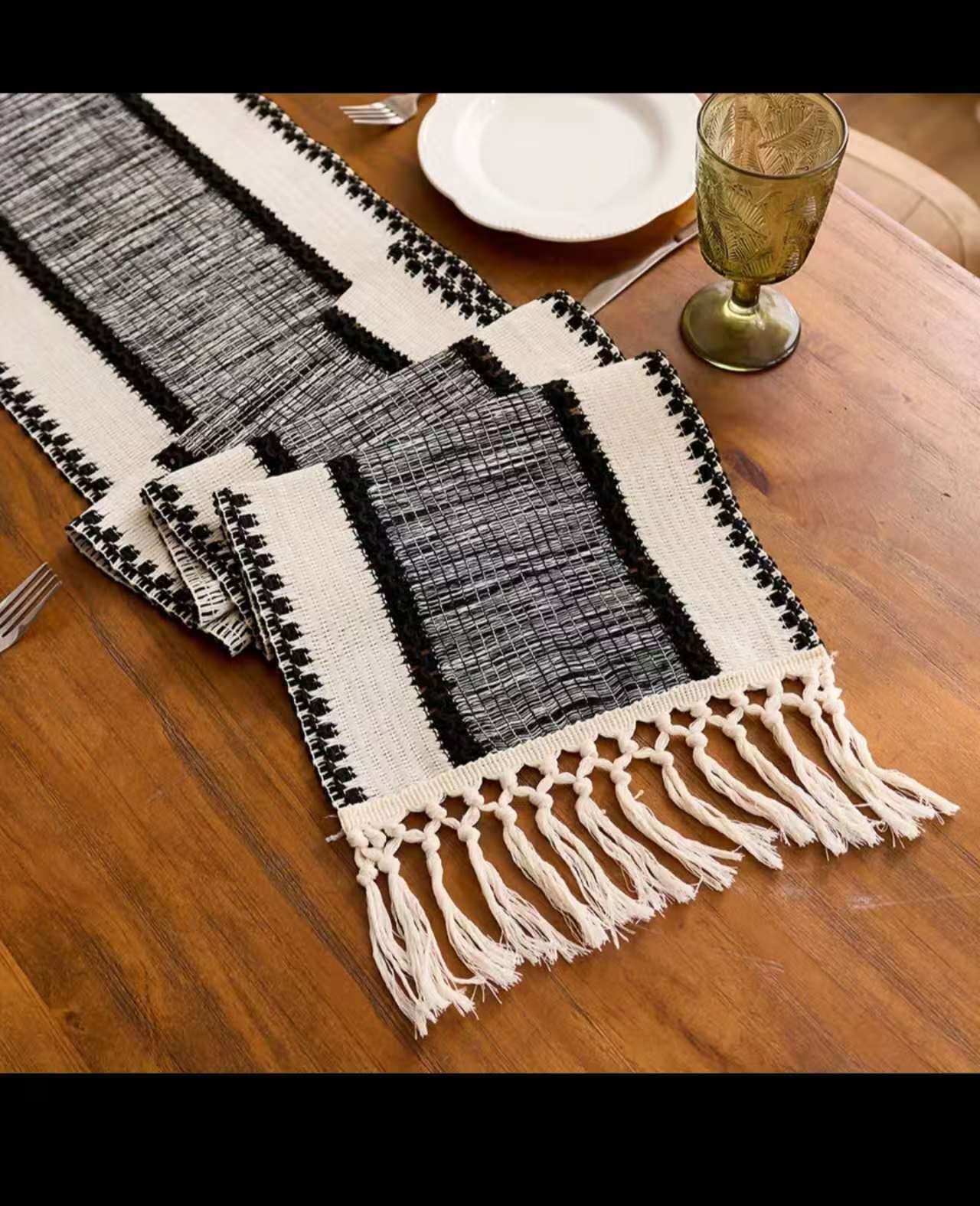 Boho Cotton Table Runner with Tassels 30×180cm - Image 3