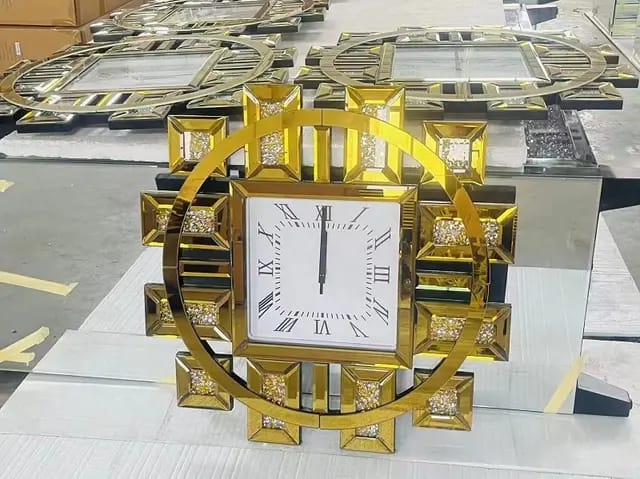 Classy mirrored Wall clock - Image 4