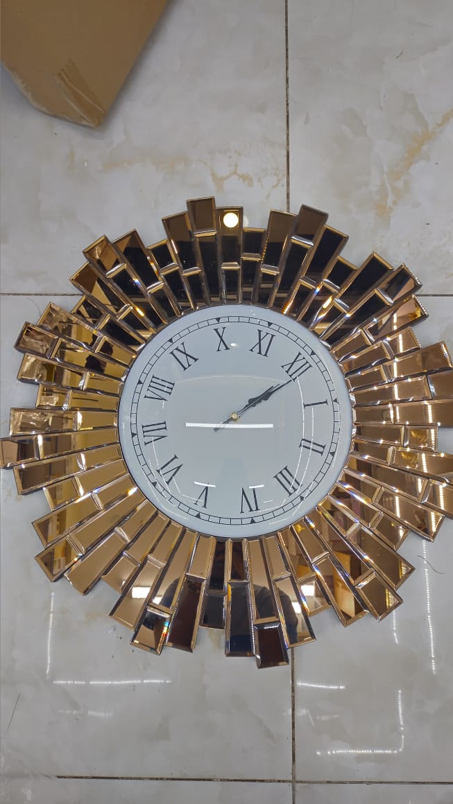 Classy Mirrored Wall clock - Image 4