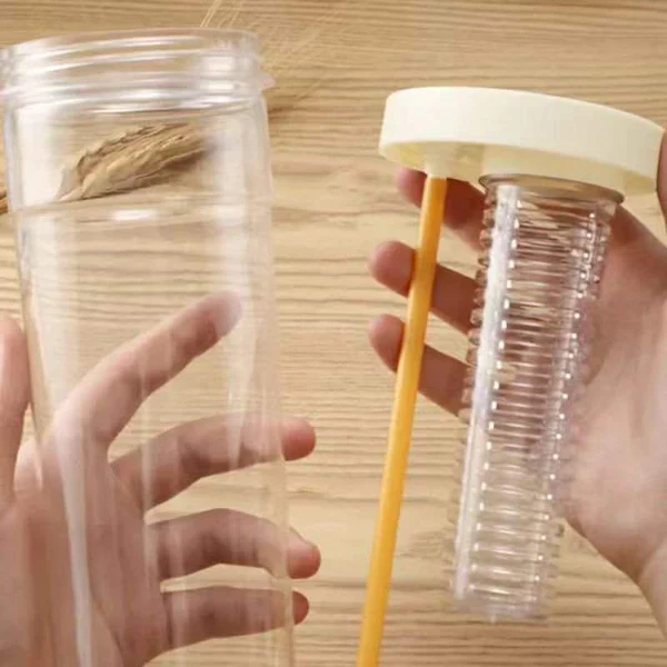 Clear Acrylic 800ml Smoothie Tumbler With Foldable Straw - Image 4