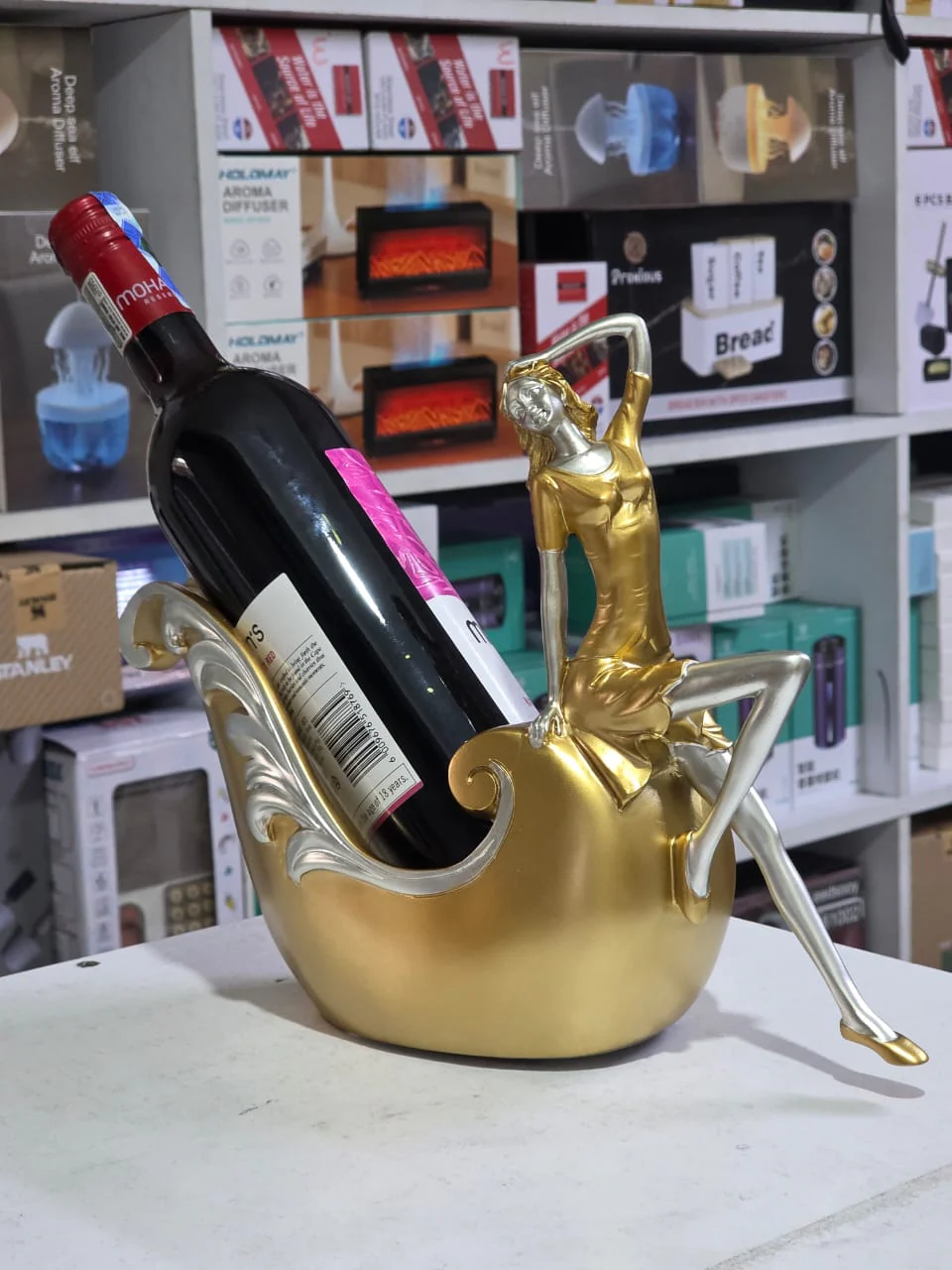 Creative Gold statue wine bottle holder* - Image 2