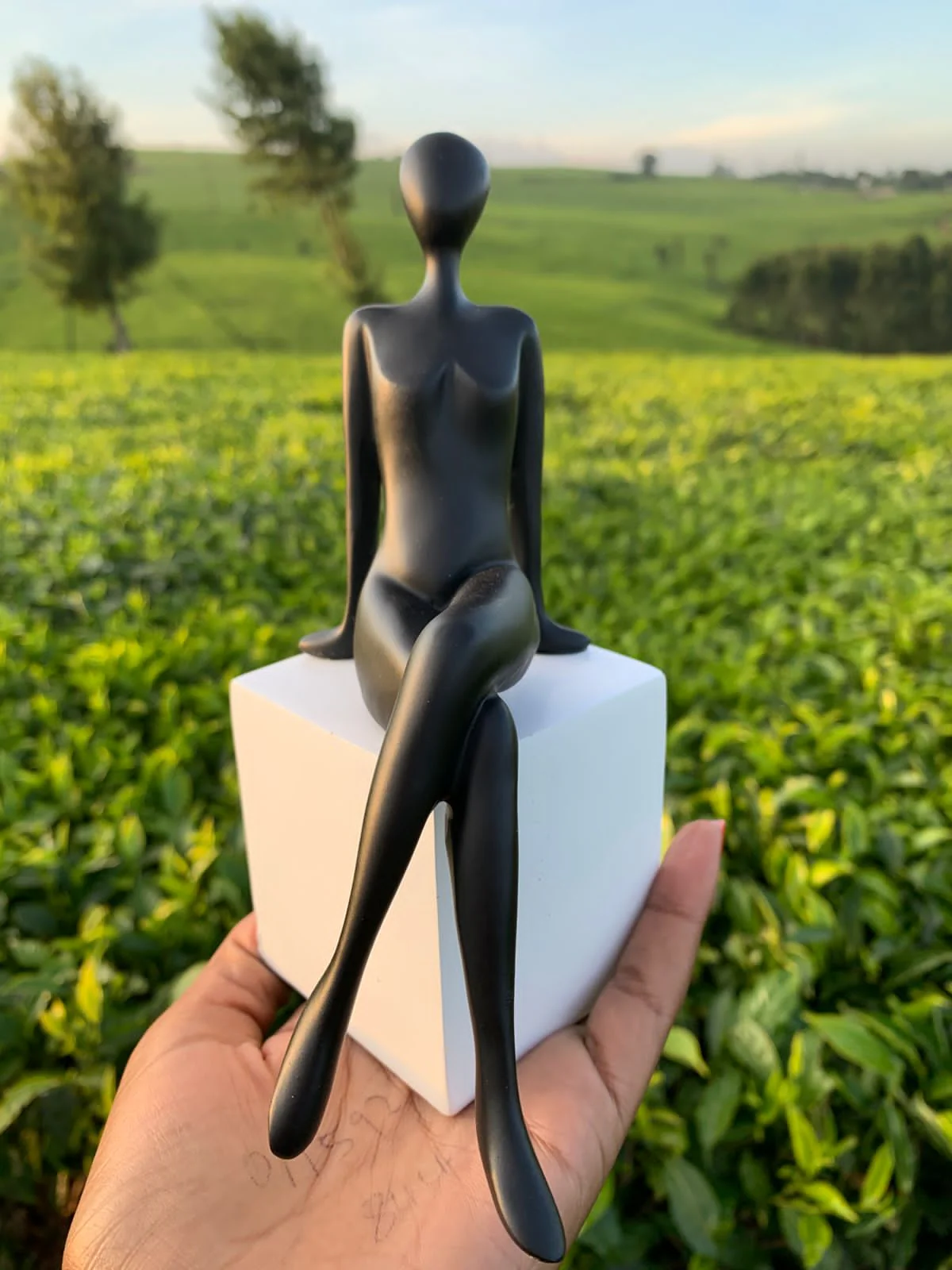 Decorative sitting Figure Model Bookend, Craft for Living Room, Bedroom - Image 3