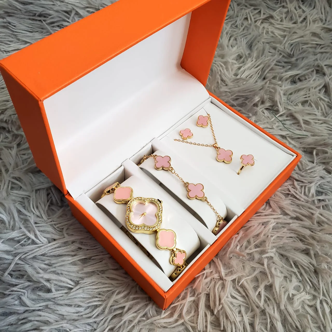 Elegant 6 in 4 leaf Clover Ladies Gift Set - Image 4