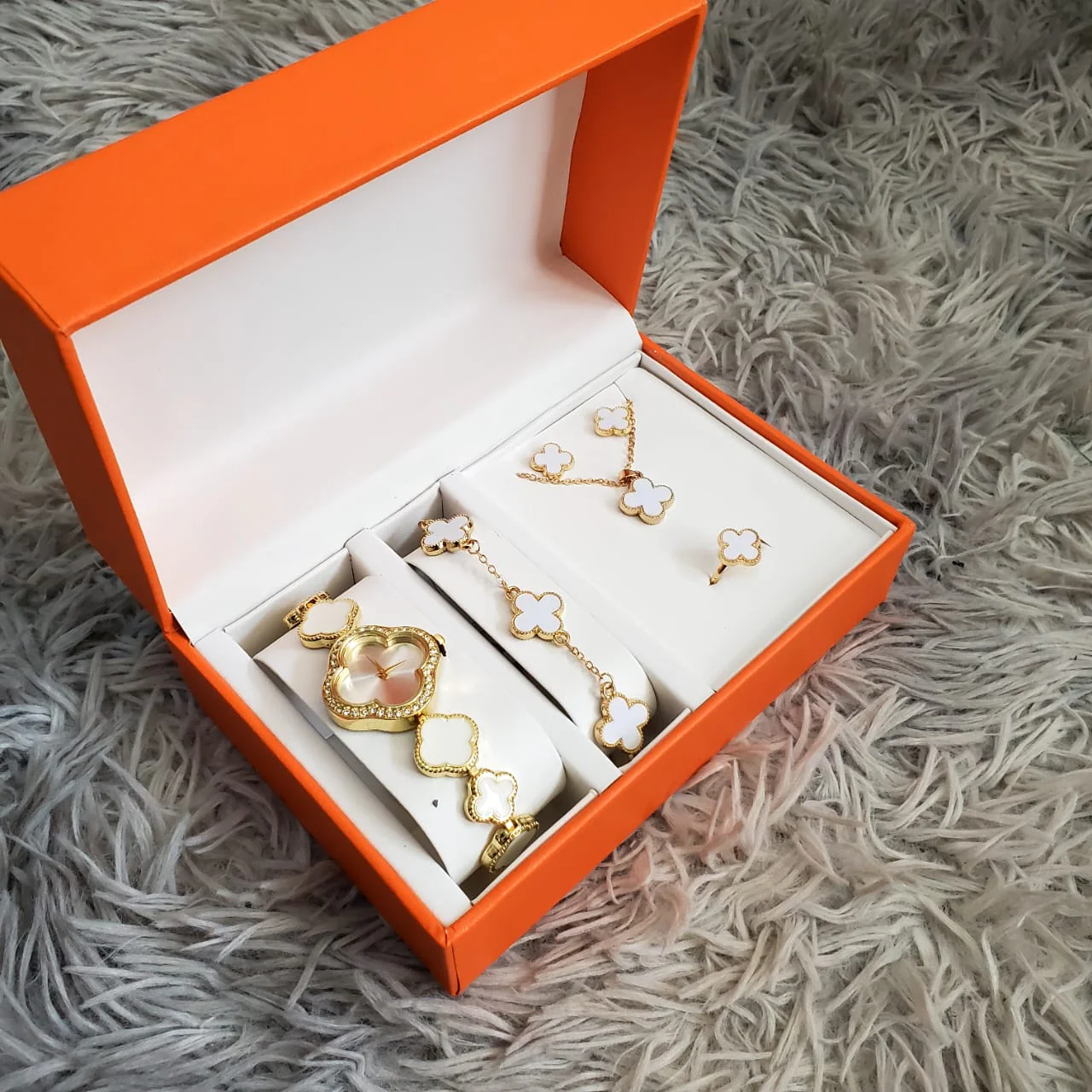 Elegant 6 in 4 leaf Clover Ladies Gift Set - Image 6