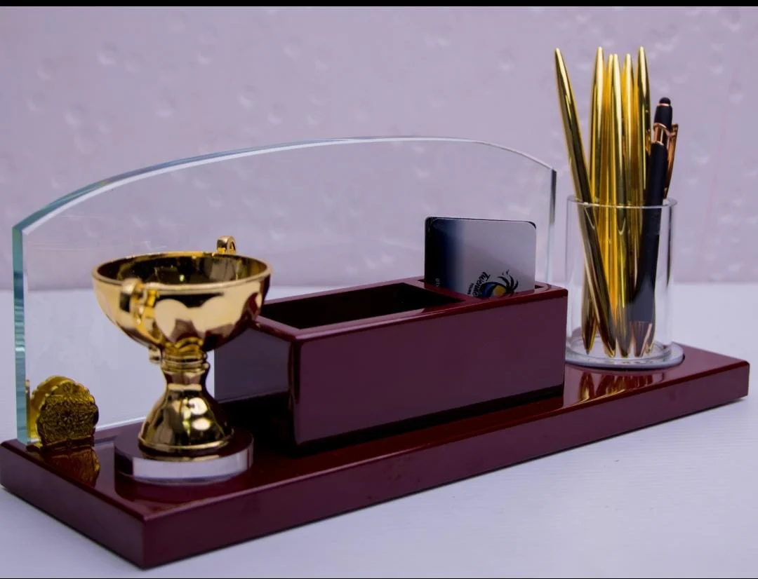 Executive desk organizer for executive office with Trophy finishing and Pen Organizer* - Image 2