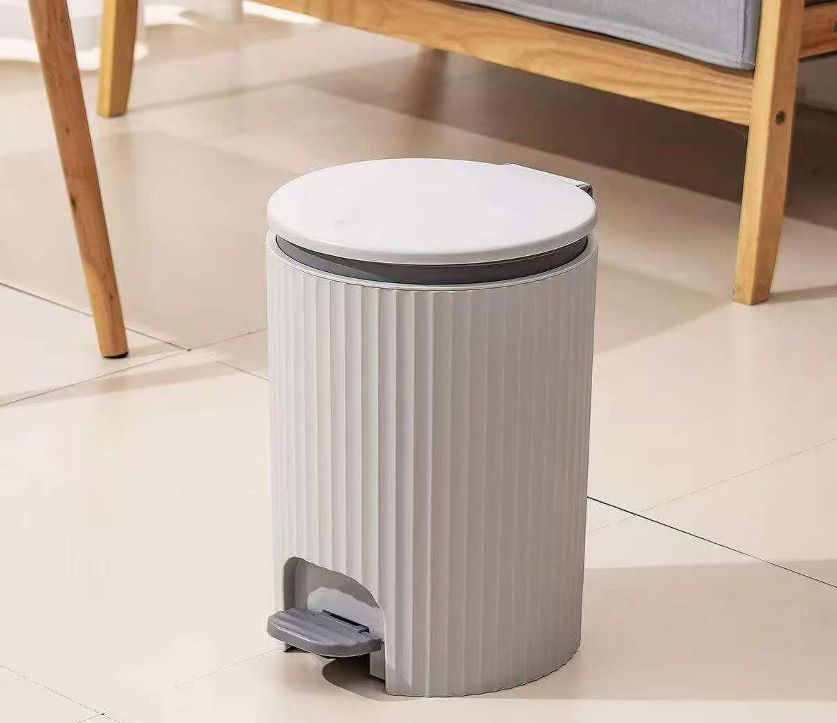 Foot Pedal push dustbin/trash can. - Image 2