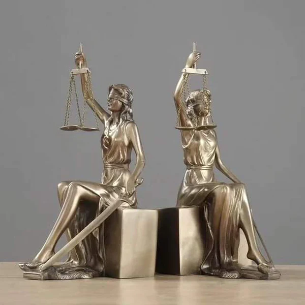 Goddess of justice heavy resin Bookends Statue/Sculpture - Image 2
