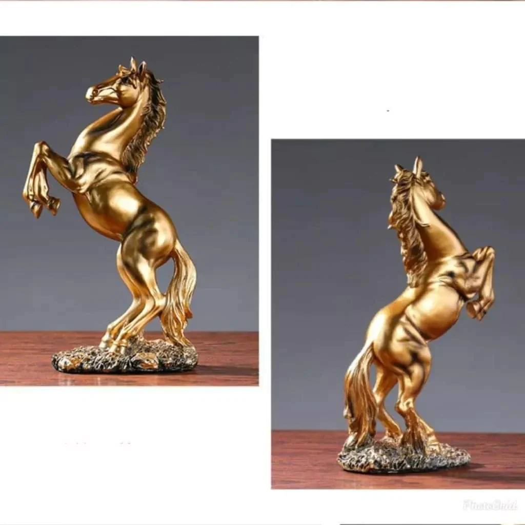 Golden horse decor - Image 5