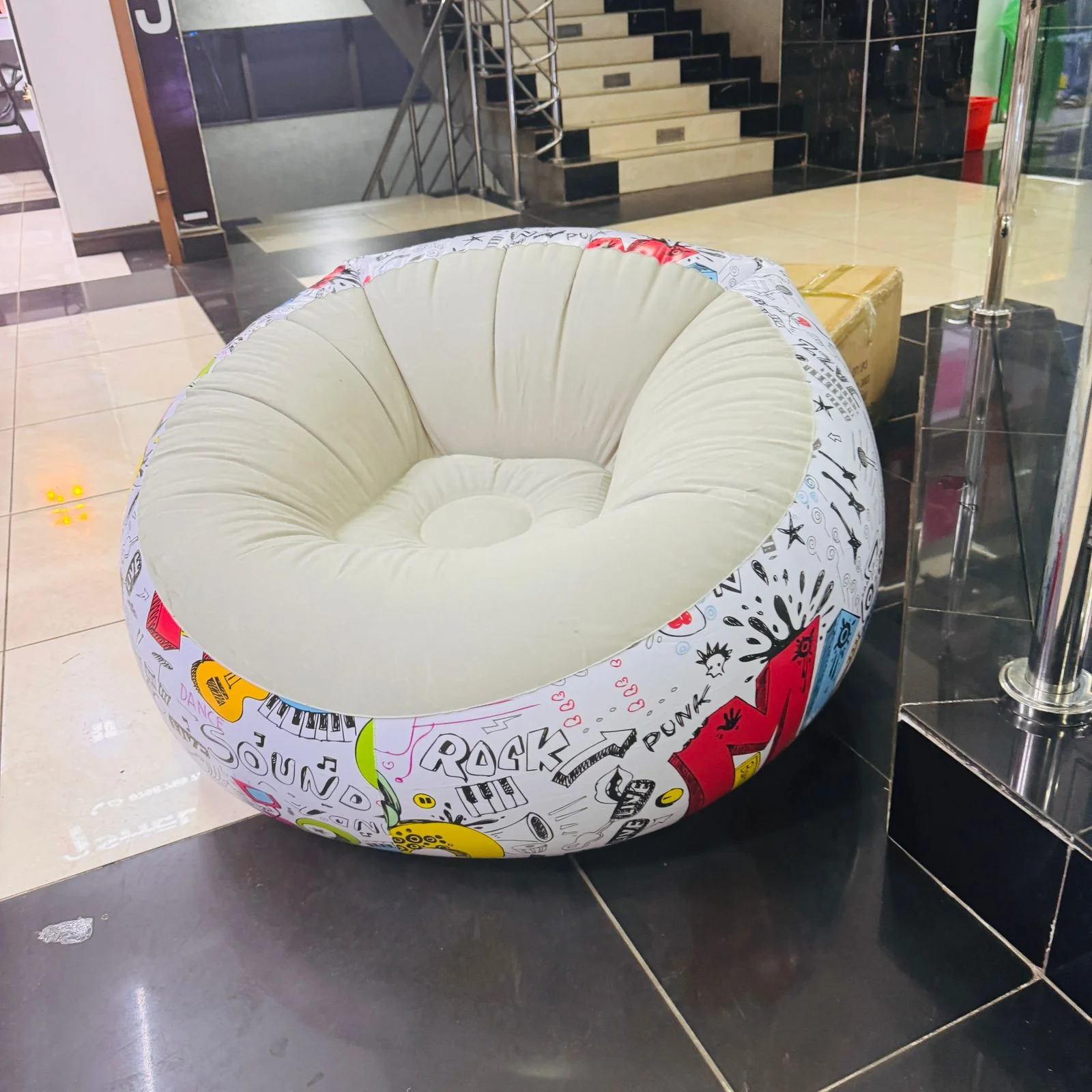 Graffiti Inflatable bean bag Airchair, Multi-Colou - Image 4