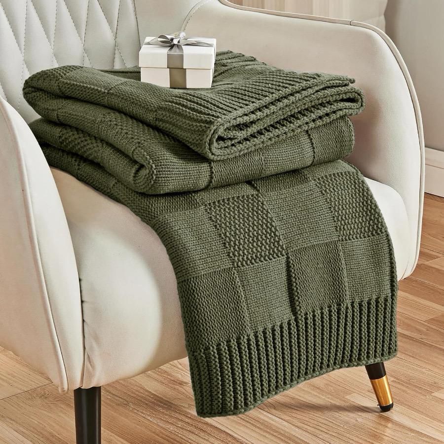 Knitted Throw Blanket - Image 2