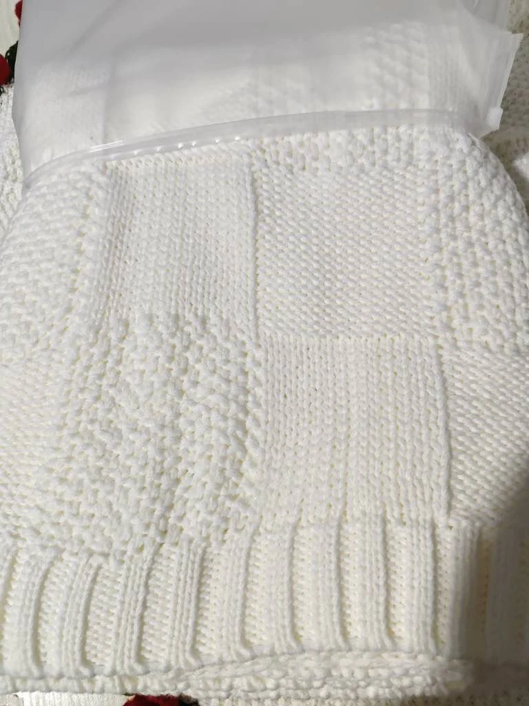 Knitted Throw Blanket - Image 6