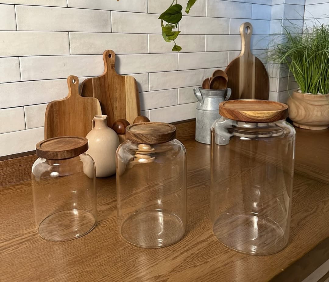 Large Capacity Borosilicate Glass Storage Jar with Acacia Wood Lid - Image 2