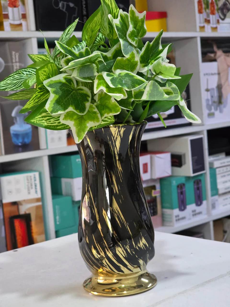 Marble creative flower vase - Image 2