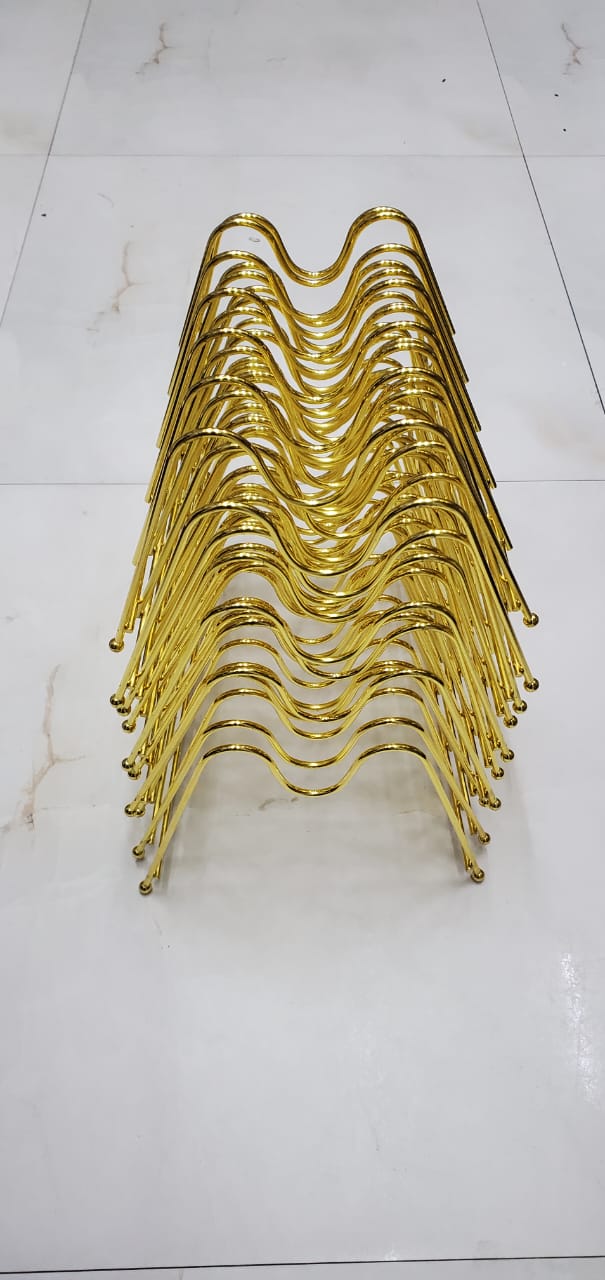 Metallic golden plates stand - Image 3