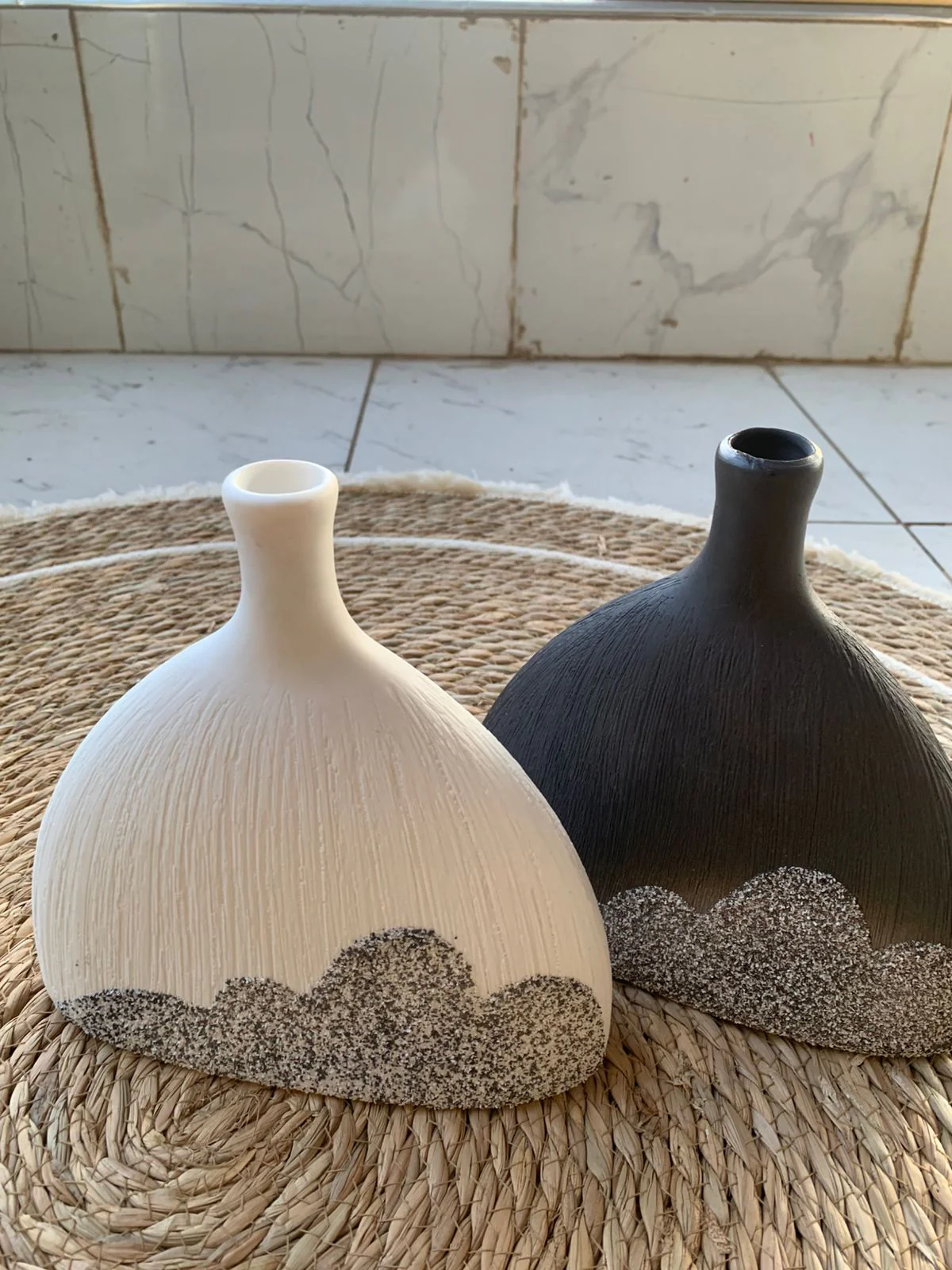 Modern Ceramic Vase - Fish-Tail Design - Image 4