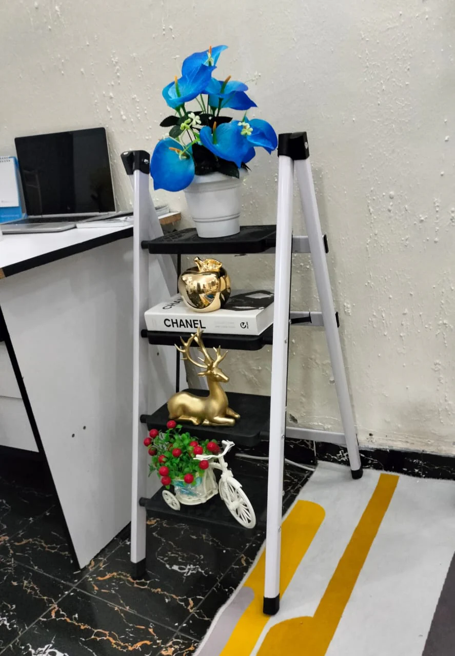 Multifunctional household folding ladder - Image 2